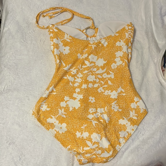 Michael Kors - Picture 2 of 5